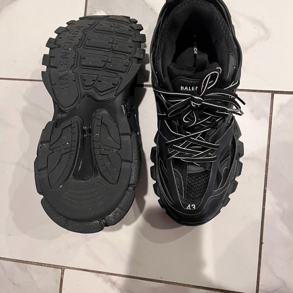 balenciaga - Picture 3 of 3